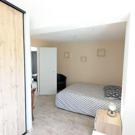 Calme, 2 Chambres, Terrasse,wifi Tv Connectee Clim Saix